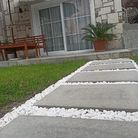 Houseofurla