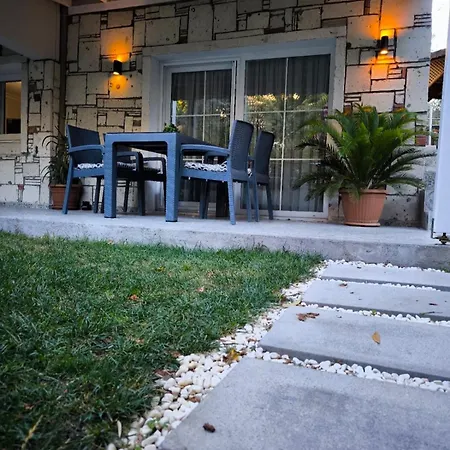 Houseofurla *